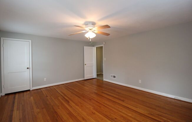 2 beds, 1 bath, $1,425, Unit 7608TER