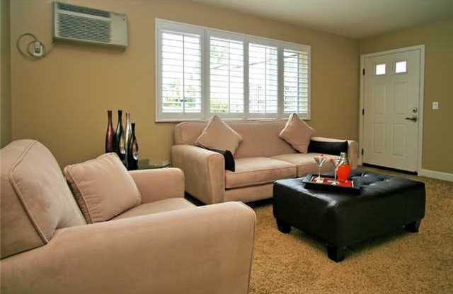 2 beds, 1 bath, 800 sqft, $2,375, Unit 29