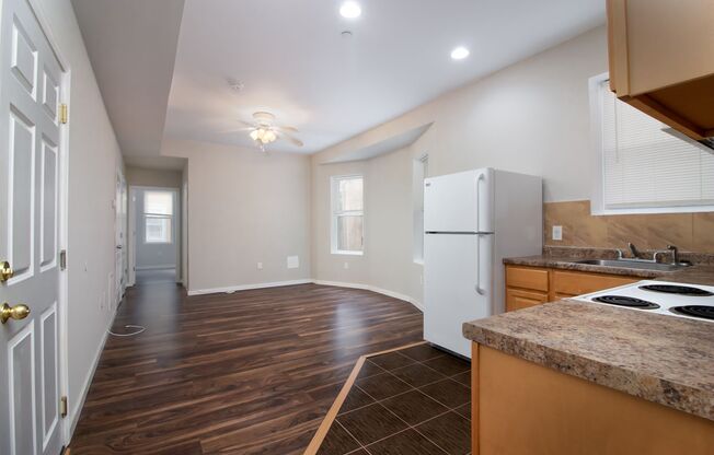544 S 49th St