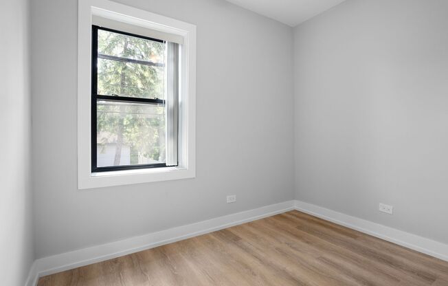 3 beds, 1 bath, 524 sqft, $2,200, Unit 1552-3E