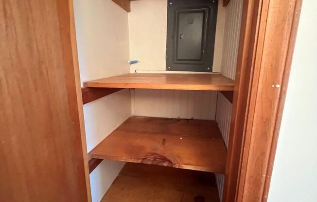 2 beds, 1 bath, 903 sqft, $1,140, Unit M-4