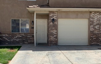 3 beds, 2.5 baths, $1,498