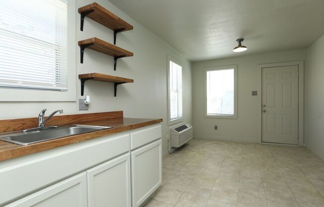 E 32Nd Street 505 1/2