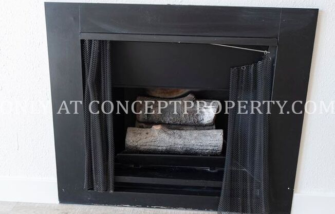 2 beds, 1 bath, 894 sqft, $1,599, Unit 04