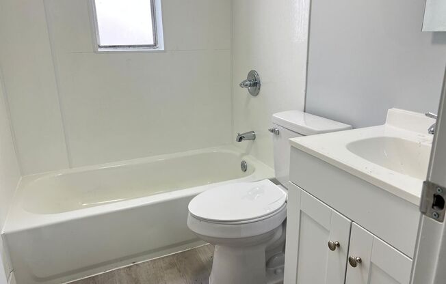 2 beds, 1 bath, 750 sqft, $1,800, Unit 5300-7