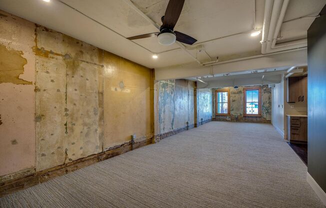 Studio, 1 bath, 640 sqft, $1,700, Unit STR 219 N ALAMO #403
