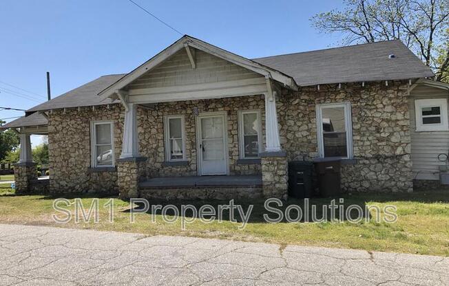 2823 E BESSEMER AVE