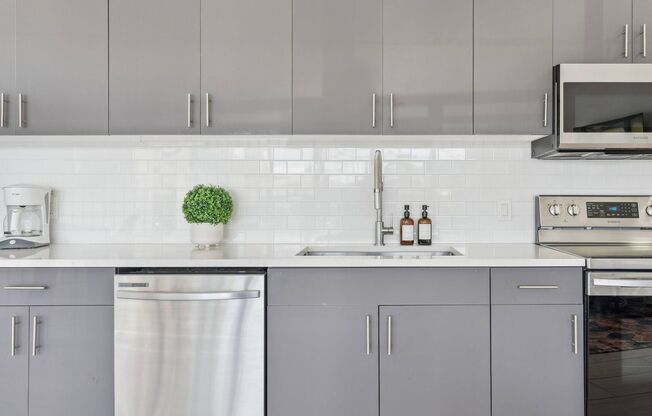 1 bed, 1 bath, $1,749, Unit 413