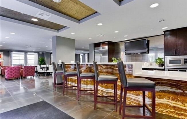 1 bed, 1 bath, 740 sqft, $2,900, Unit 326