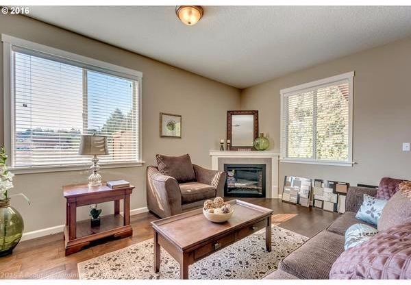 Gorgeous Townhome in Ridgefield!