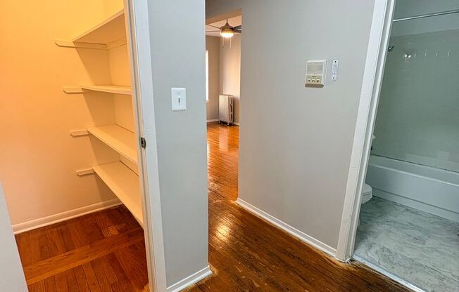 2 beds, 1 bath, 722 sqft, $1,175, Unit CA 127.5-2E
