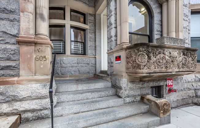 For Rent: Downtown Elegance at 605 Park Ave– Your Urban Haven Awaits!