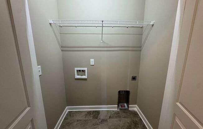 2 beds, 2 baths, 980 sqft, $975, Unit 222