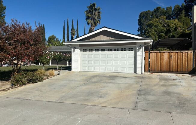 3 Bedroom Home for Rent in Canyon Country!