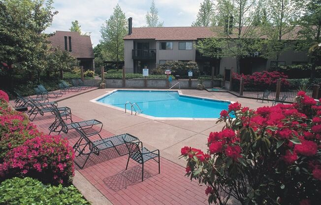2 beds, 1.5 baths, 940 sqft, $1,705, Unit 0142