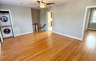 Huge 1 Bedroom Apartment, in the Near west End with an extra den space!