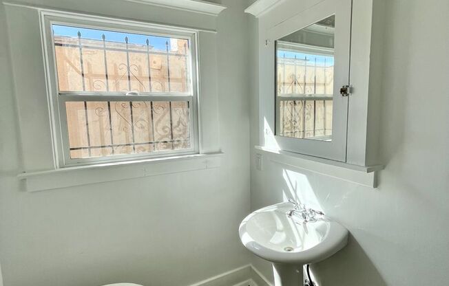 Studio, 1 bath, $1,995, Unit 1614 W Sunset Blvd #1