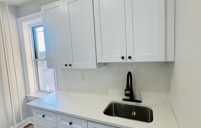 Stunning Building 1bed/ 1bath unit available.