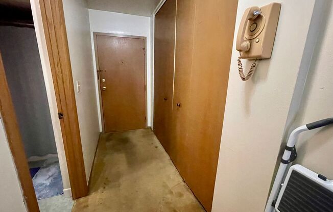 Studio, 1 bath, $895, Unit 102