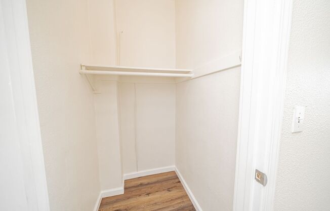 2 beds, 1 bath, $1,975, Unit 100
