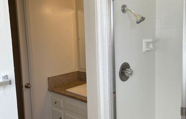 Studio, 1 bath, 600 sqft, $1,850, Unit 34