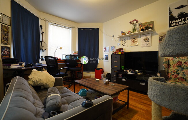 6 Camelot Ct