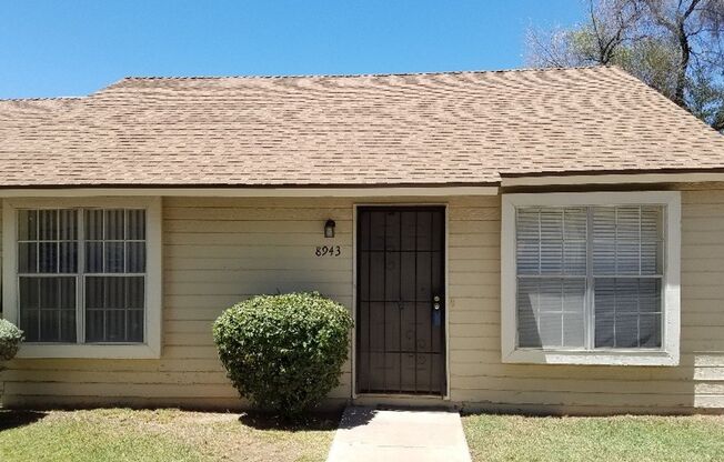 2 beds, 1 bath, $1,295