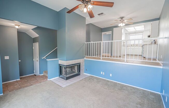 Spacious 3-Bedroom Townhome with Community Amenities in Canyon Country!