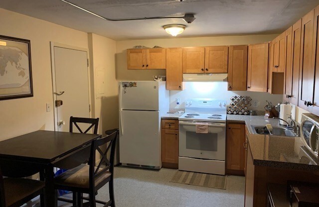 2 beds, 1 bath, 714 sqft, $2,400, Unit 5