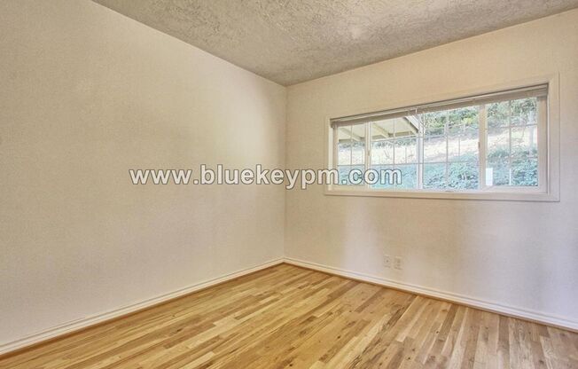 3 beds, 1 bath, $2,295