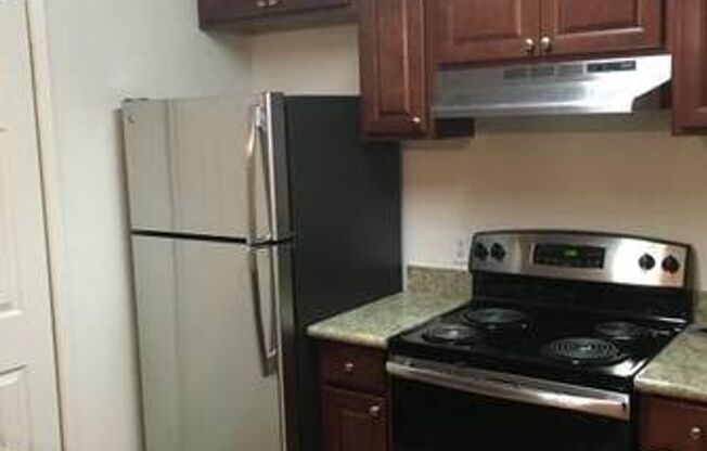 2 beds, 1 bath, 850 sqft, $1,795, Unit 235 - Stainless Package