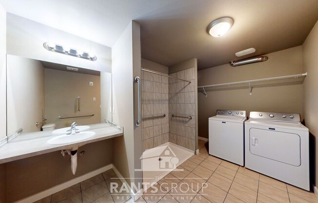 2 beds, 1 bath, $1,650, Unit 104