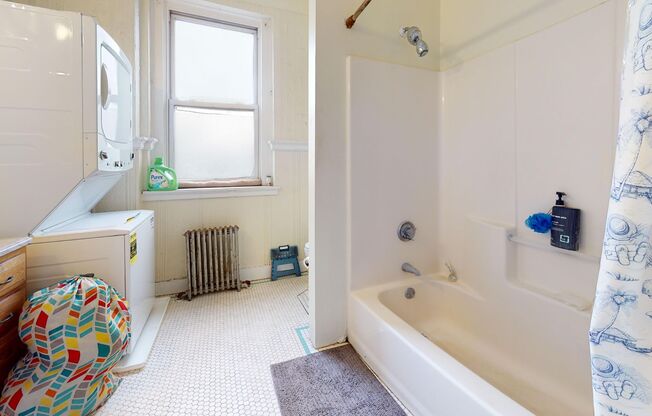 3 beds, 1 bath, 1,596 sqft, $2,695, Unit 2B