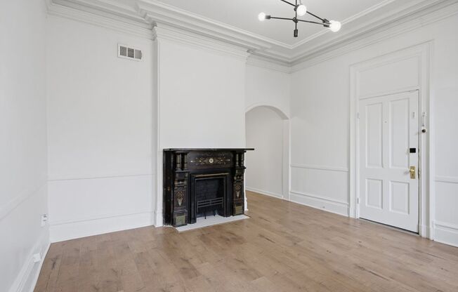 1 bed, 1 bath, $1,200, Unit 718-01