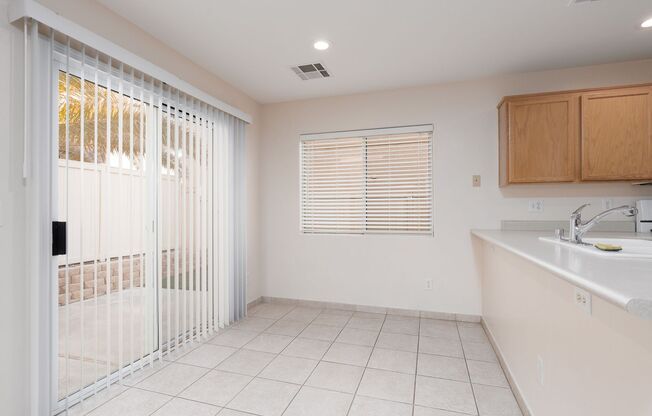 Well mainted SW 3 bedroom home for only $1895!