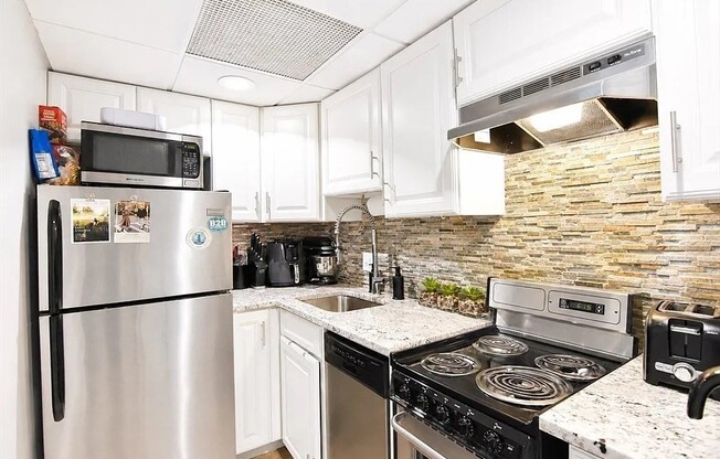 1 bed, 1 bath, 568 sqft, $2,950, Unit 33