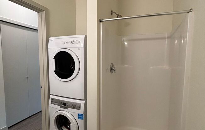 Studio, 1 bath, 249 sqft, $1,295, Unit 109