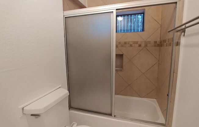 2 beds, 2 baths, 930 sqft, $2,550, Unit 208