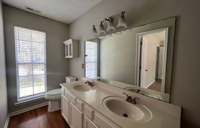3 bed / 2 bath home ~ Just minutes from Harbison Blvd!