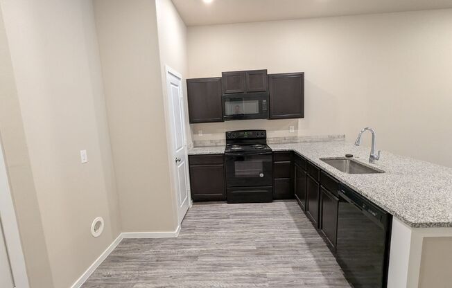 3 beds, 2 baths, 1,526 sqft, $1,550, Unit B