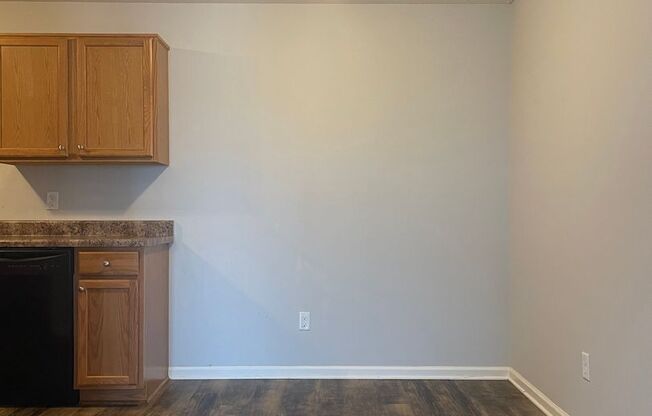 1 bed, 1 bath, $750, Unit 355F