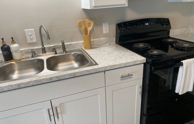 2 beds, 1.5 baths, 890 sqft, $1,240, Unit 2