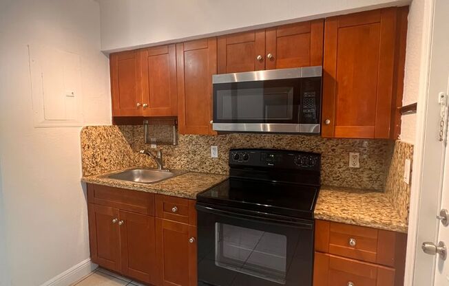 2 beds, 1 bath, 660 sqft, $2,685, Unit 31- Unit 02