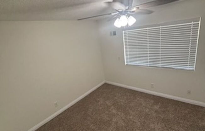 2 beds, 1 bath, 850 sqft, $2,200, Unit 7