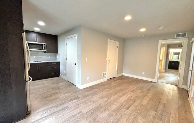 Large Updated 1 Bedroom ADU Unit in the Alberta Arts District!