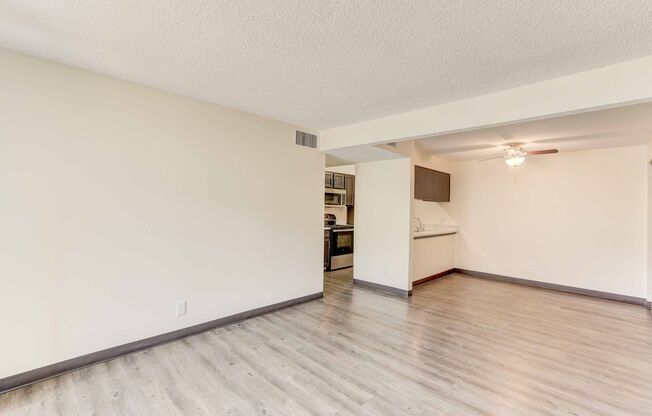 2 beds, 1 bath, 820 sqft, $1,575, Unit 08-301