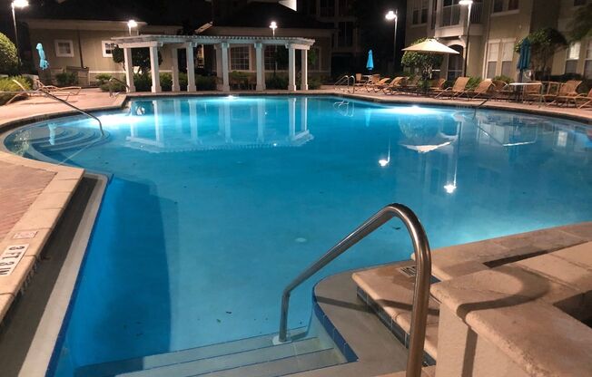 2 Bedroom - 1 Bathroom - Gardens of Bridgehampton - Elevator Building
