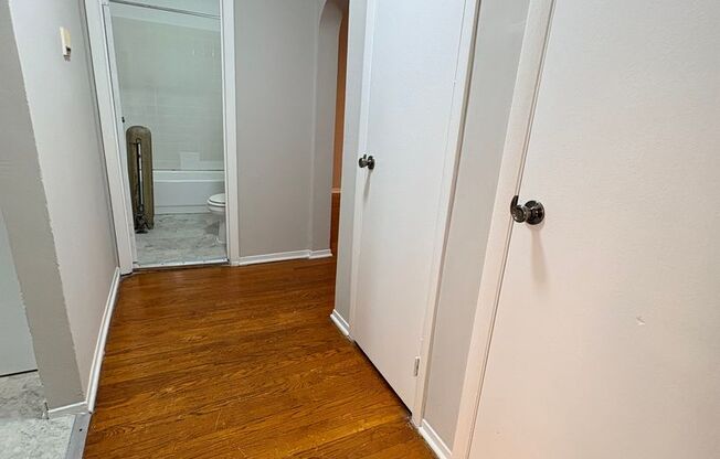 2 beds, 1 bath, 672 sqft, $1,165, Unit CA 133-2E