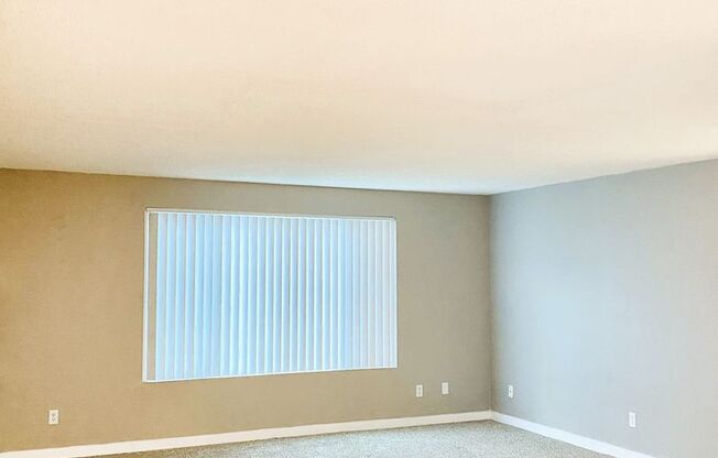 2 beds, 1 bath, 830 sqft, $1,385, Unit P-148