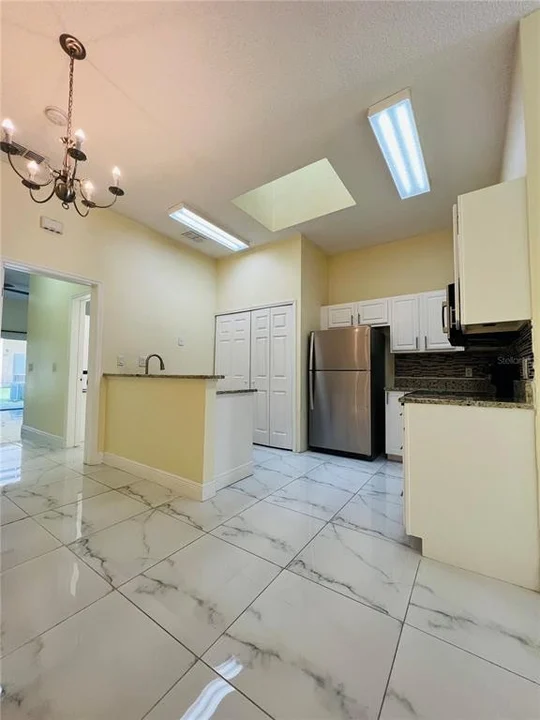 1005 UNIVERSAL REST PL